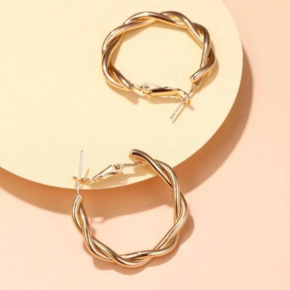 ⭐2 Pairs of Hoop Earrings - Picture 15 of 16